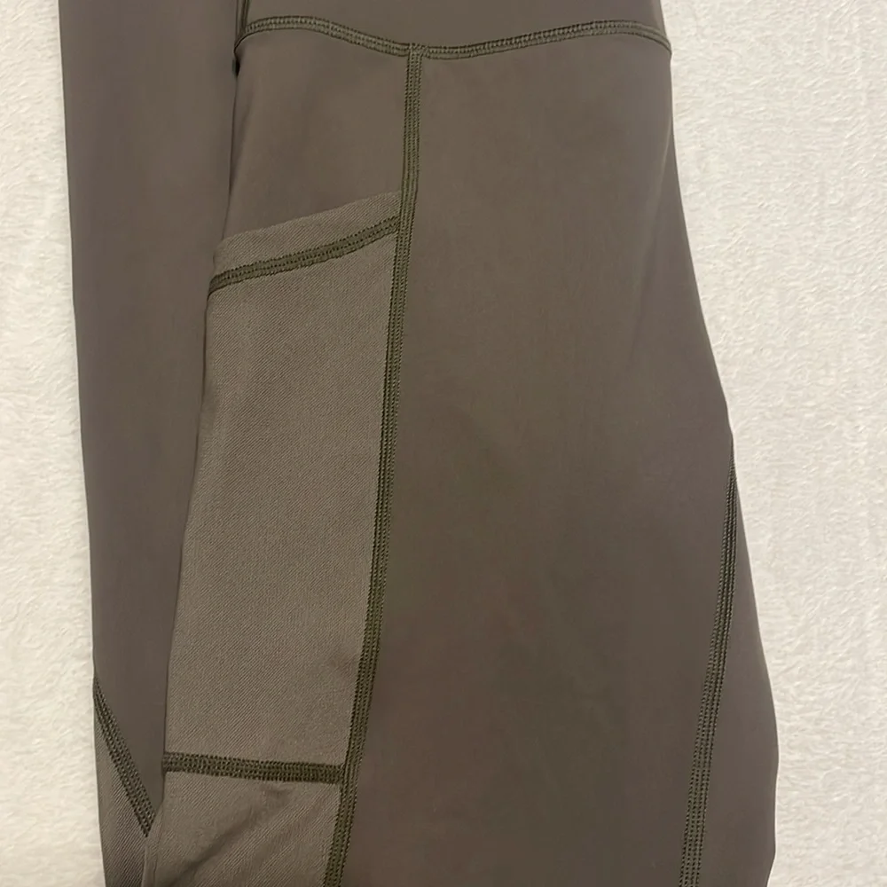 EUC Aerie Offline 7/8 leggings, size large long - Picture 4 of 7